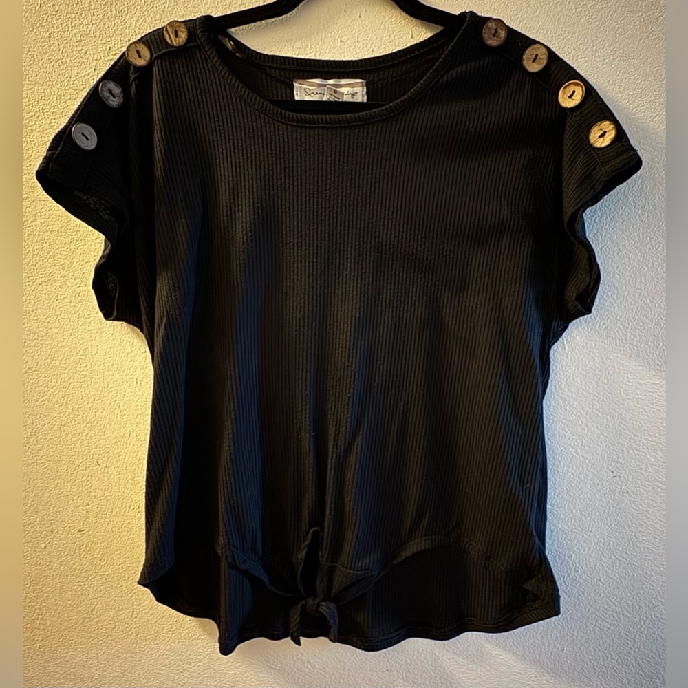 French Laundry Woman's Short Sleeve Top Size Medium Sleeves With Buttons